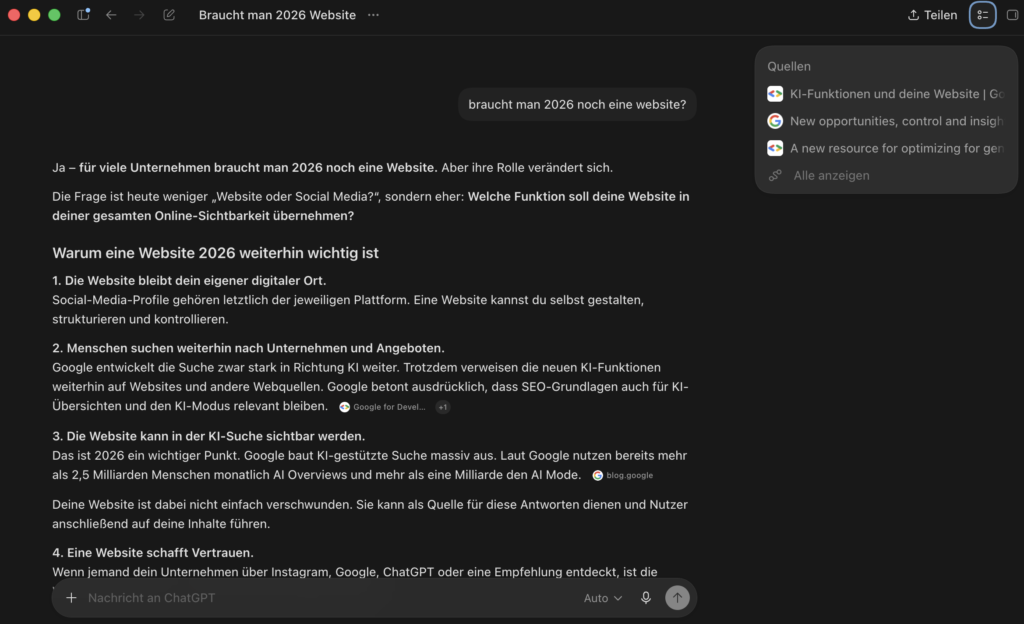 Ein Ausschnitt aus der ChatGPT-Benutzeroberfläche der exemplarisch zeigt, wie das KI-System Quellen als anklickbare Links direkt im Text zur Frage „braucht man 2026 noch eine Website?“ darstellt.
